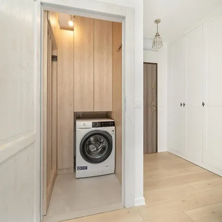 Wyjatkowy Z Parkingiem Dla 6 Osob By Renters * Breslavia