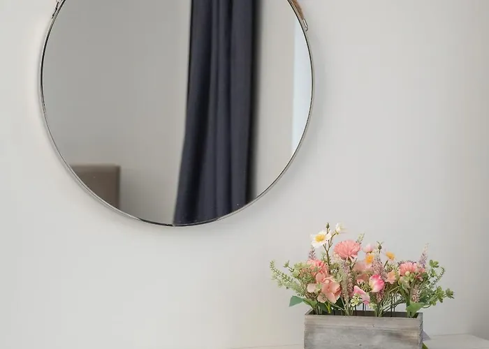 Wyjatkowy Z Parkingiem Dla 6 Osob By Renters Διαμέρισμα Βρότσλαβ