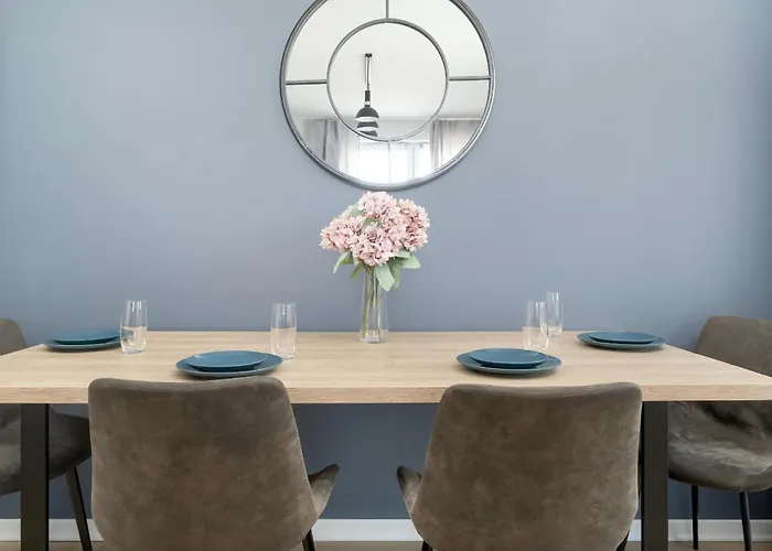 Wyjatkowy Z Parkingiem Dla 6 Osob By Renters * Βρότσλαβ